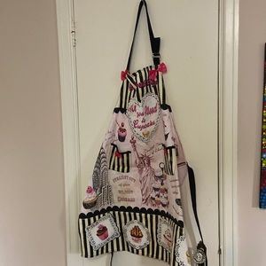 Cupcake bib apron